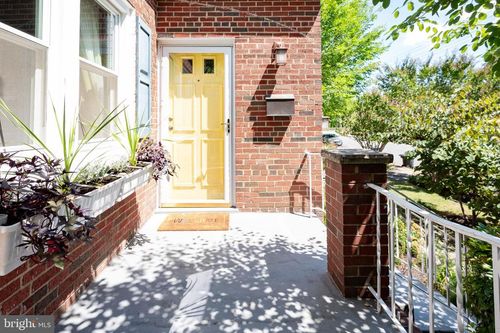 3711 16th St S, ARLINGTON, VA, 22204-5016 | Card Image