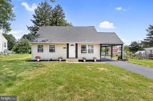 127 Sylvan Dr, YORK, PA, 17402-2760 | Card Image