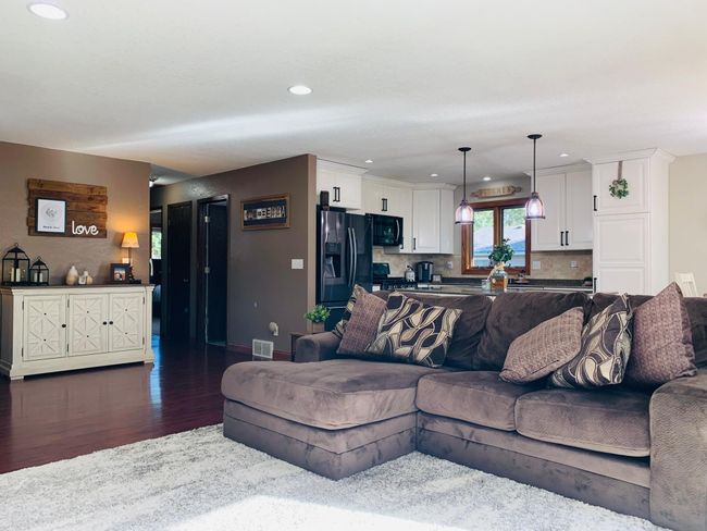 Living Room | Image 13