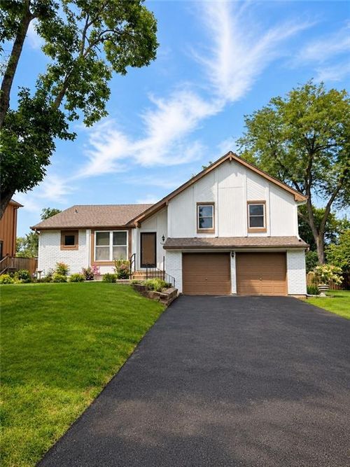 14906 W 89th St, Lenexa, KS, 66215-2908 | Card Image