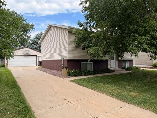 4911 22nd Ave Nw, Rochester, MN, 55901-2033 | Card Image