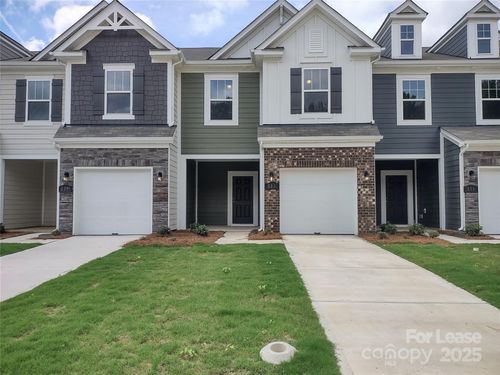 231 Quinn Rd, Matthews, NC, 28104-6323 | Card Image