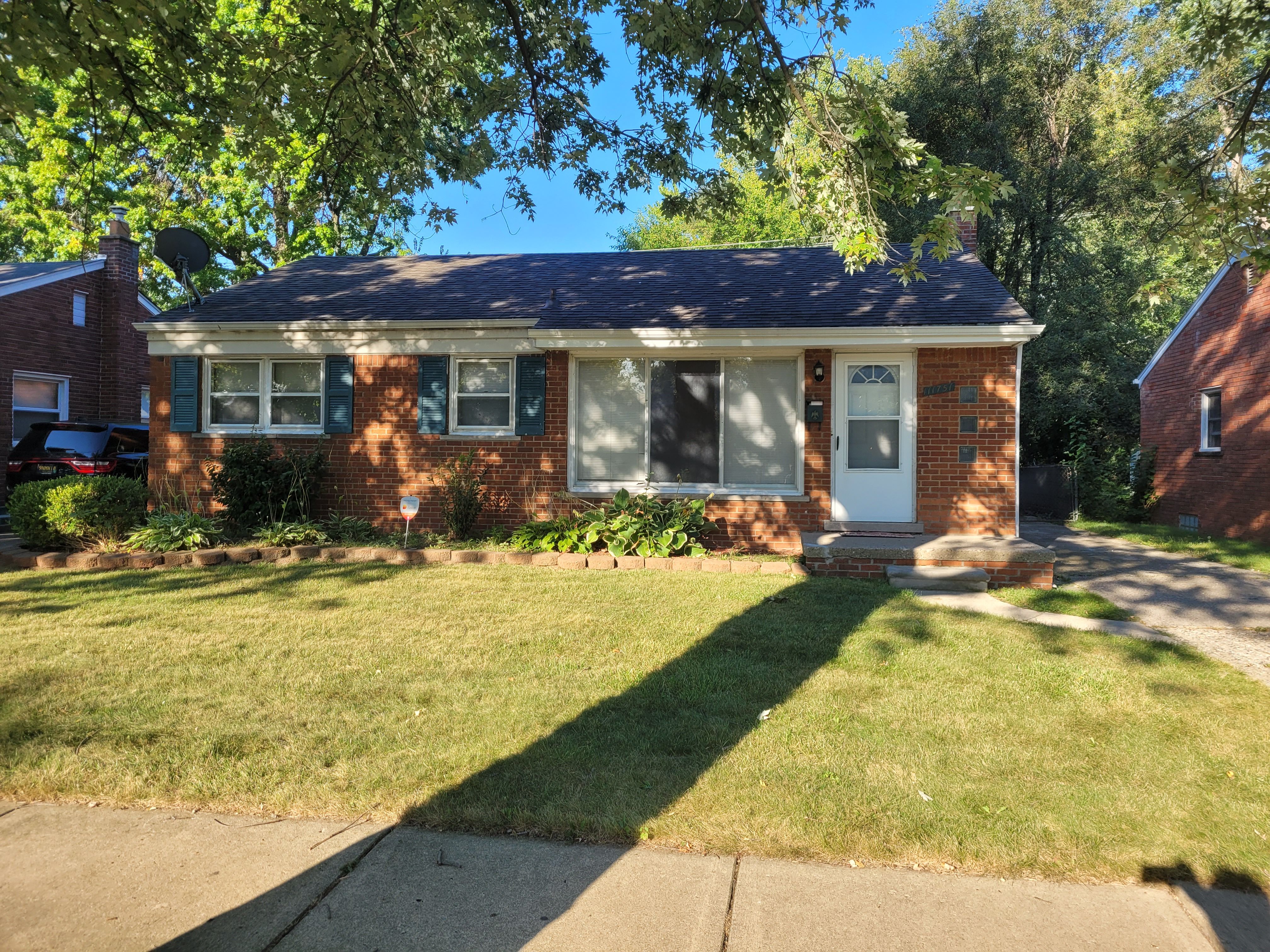 Columbia , Redford, MI 48239