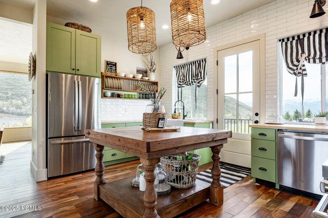 4611 S Cove Ln, Home with 3 bedrooms, 3 bathrooms and null parking in Daniel UT | Image 21