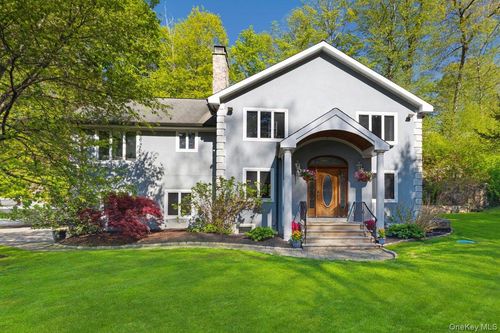 493 Chappaqua Rd, Briarcliff Manor, NY, 10510-1533 | Card Image