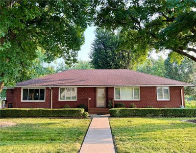 300 E 13th Street, House other with 3 bedrooms, 2 bathrooms and null parking in Higginsville MO | Image 2