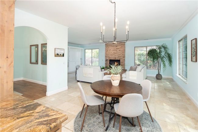 Breakfast nook | Image 19