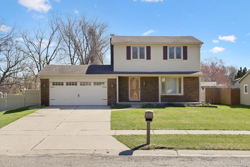 2878 Burgess Hill Dr, Waterford Twp, MI, 48329-2606 | Card Image