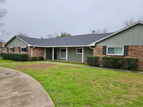 1117 E Navasota St, Groesbeck, TX, 76642-1903 | Card Image