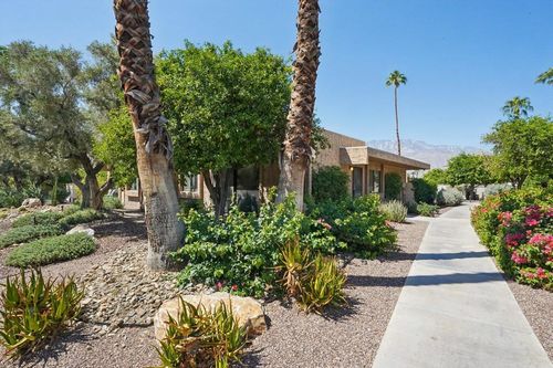 2201 Los Patos Dr, Palm Springs, CA, 92264-6011 | Card Image