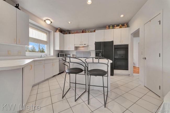 Kitchen | Image 11