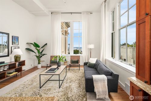 apt-504-201 Galer St, Seattle, WA, 98109-3190 | Card Image