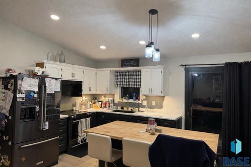 804 S Lakota Ave Avenue, Brandon, SD, 57005 | Card Image