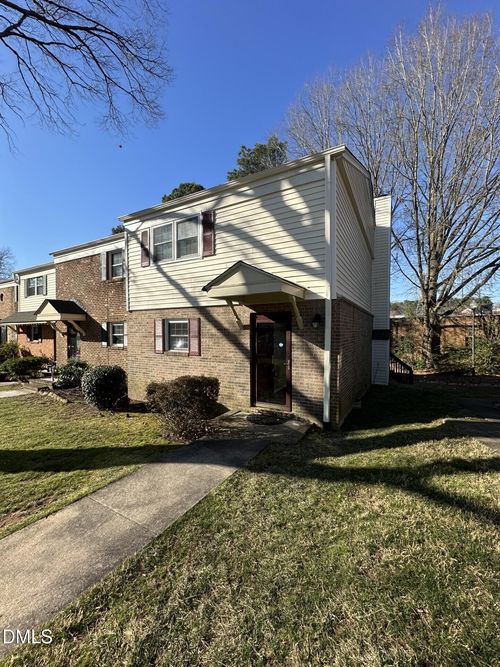 6553 New Market Way, Raleigh, NC, 27615-6829 | Card Image