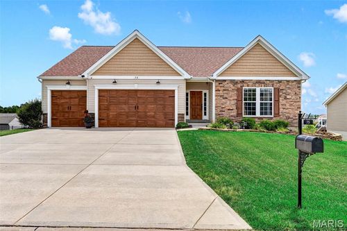 75 Stone Bridge Dr, Moscow Mills, MO, 63362-2553 | Card Image