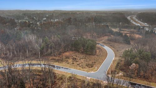 12-8190 Scots Pine Cir, Kalamazoo, MI, 49009-7480 | Card Image