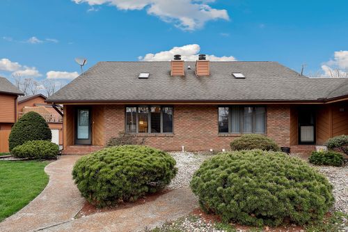 37 Lilac Ct, Schererville, IN, 46375-1064 | Card Image