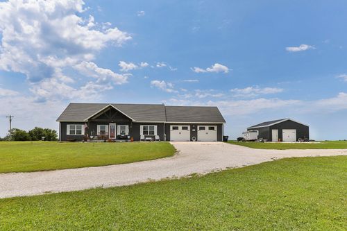 4431 S 82nd Rd, Bolivar, MO, 65613-8124 | Card Image