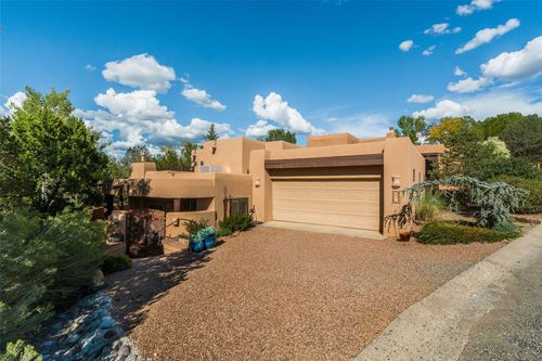 690 La Viveza Ct, Santa Fe, NM, 87501-8999 | Card Image