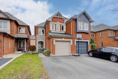 6922 Yarrow Ave, House attached with 3 bedrooms, 4 bathrooms and 3 parking in Mississauga ON | Image 2