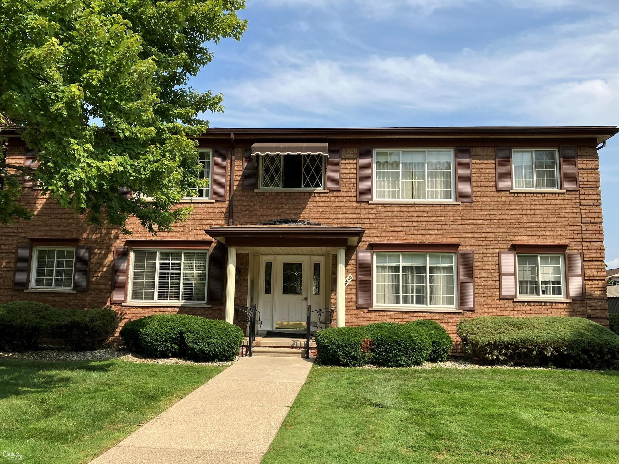 Beaconsfield St, Saint Clair Shores, MI 48080