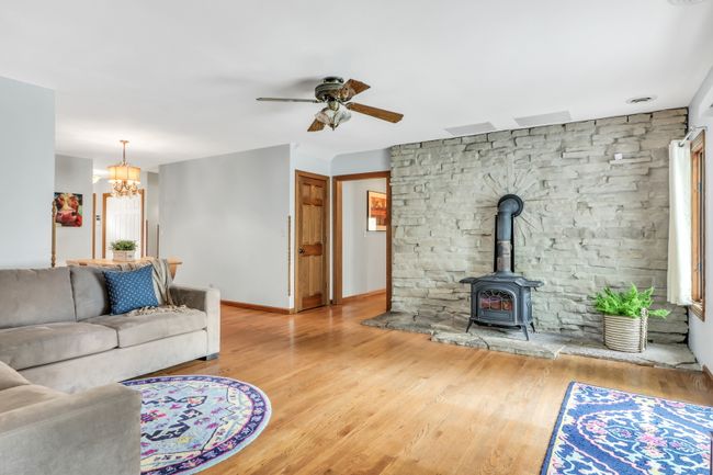 136 Burton St, House other with 4 bedrooms, 3 bathrooms and 2 parking in Grayslake IL | Image 8