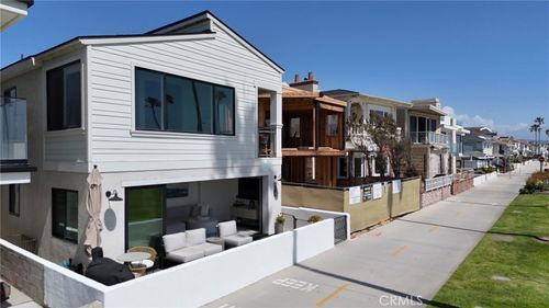 916 E Oceanfront, Newport Beach, CA, 92661 | Card Image