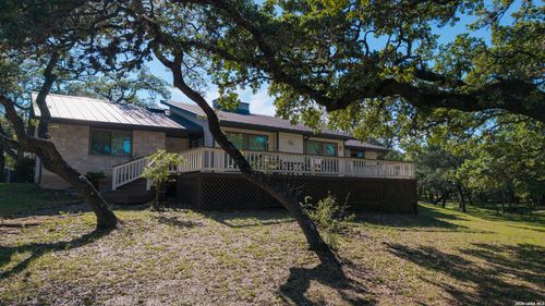 28337 Leslie Pfeiffer Dr, Boerne, TX, 78015-4642 | Card Image