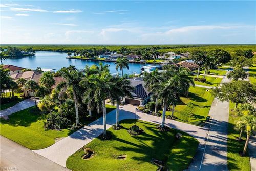 123 Newport Dr, NAPLES, FL, 34114-9607 | Card Image