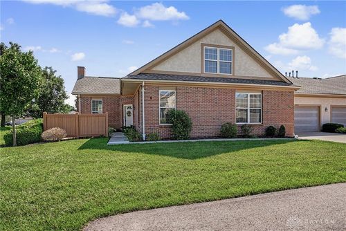 8823 Birkdale Hills Cir, Dayton, OH, 45458-3665 | Card Image