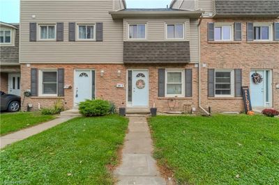 E - 502 Grey St, Townhouse with 3 bedrooms, 2 bathrooms and 1 parking in Brantford ON | Image 1