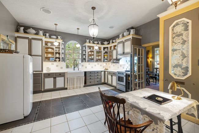Penthouse Kitchen | Image 26