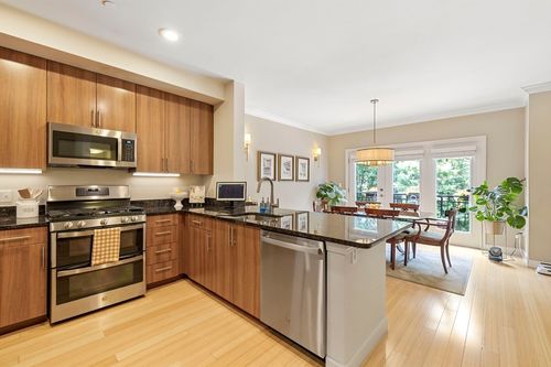 2010-2010 Symmes Cir, Arlington, MA, 02474-2966 | Card Image
