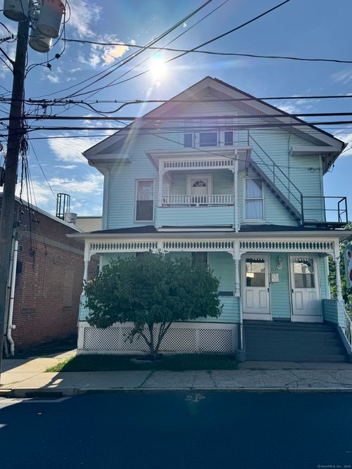 72 Crown St, Meriden, CT, 06450-5784 | Card Image