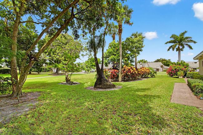 6858 Fountains Cir, Condo with 3 bedrooms, 3 bathrooms and null parking in Lake Worth FL | Image 10