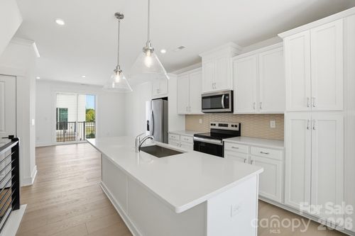 68-1124 Kokomo Lane, Charlotte, NC, 28206 | Card Image