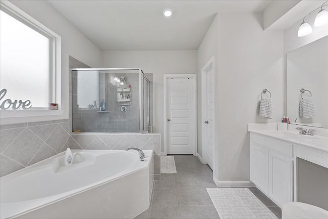 3823 Fleetwood Falls Ln, House other with 5 bedrooms, 4 bathrooms and 2 parking in Spring TX | Image 14