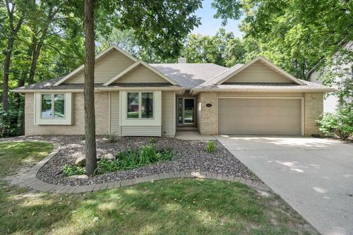 1300 Sundt Lane, Stoughton, WI, 53589 | Card Image