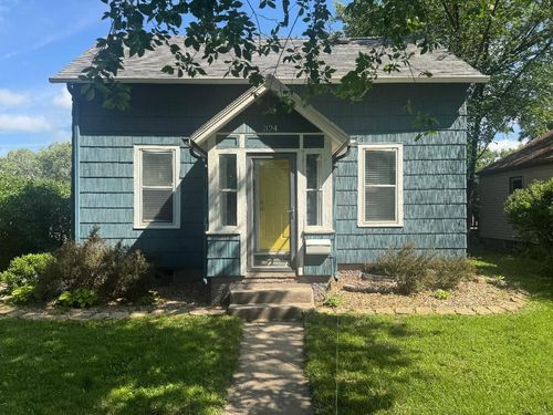 324 10th Ave Sw, ABERDEEN, SD, 57401-5934 | Card Image