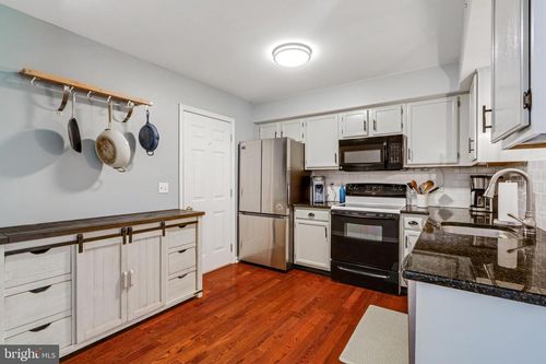 3 Winfield Ct, EASTON, PA, 18045-5072 | Card Image