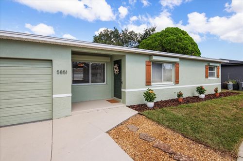 5851 44th Ave N, St Petersburg, FL, 33709-5140 | Card Image