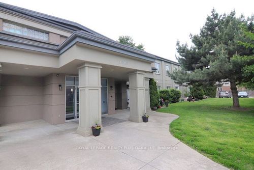 110-6365 Drummond Rd, Niagara Falls, ON, L2G4N1 | Card Image