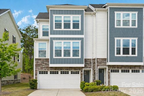 957 Portrush Ln, Tega Cay, SC, 29708-6002 | Card Image