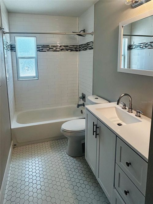 5154 Glasgow Avenue, ORLANDO, FL, 32819 | Card Image