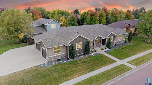 6200 S El Dorado Ave Avenue, Sioux Falls, SD, 57108 | Card Image