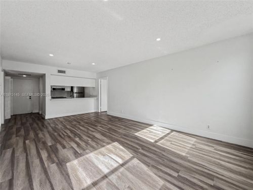 453-8120 Geneva Ct, Doral, FL, 33166 | Card Image