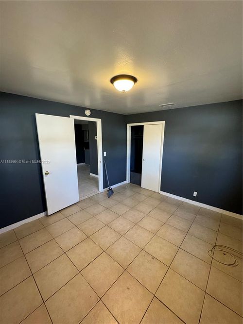 5640 Nw 15th St, Lauderhill, FL, 33313-5563 | Card Image