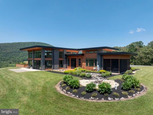 472 Falls Rd, BEECH CREEK, PA, 16822-7927 | Card Image