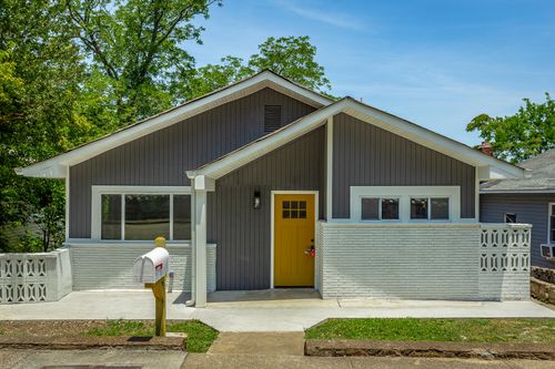 1813 E 4th St, Chattanooga, TN, 37404-2546 | Card Image