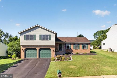 229 Sunrise Rd, READING, PA, 19606-3745 | Card Image
